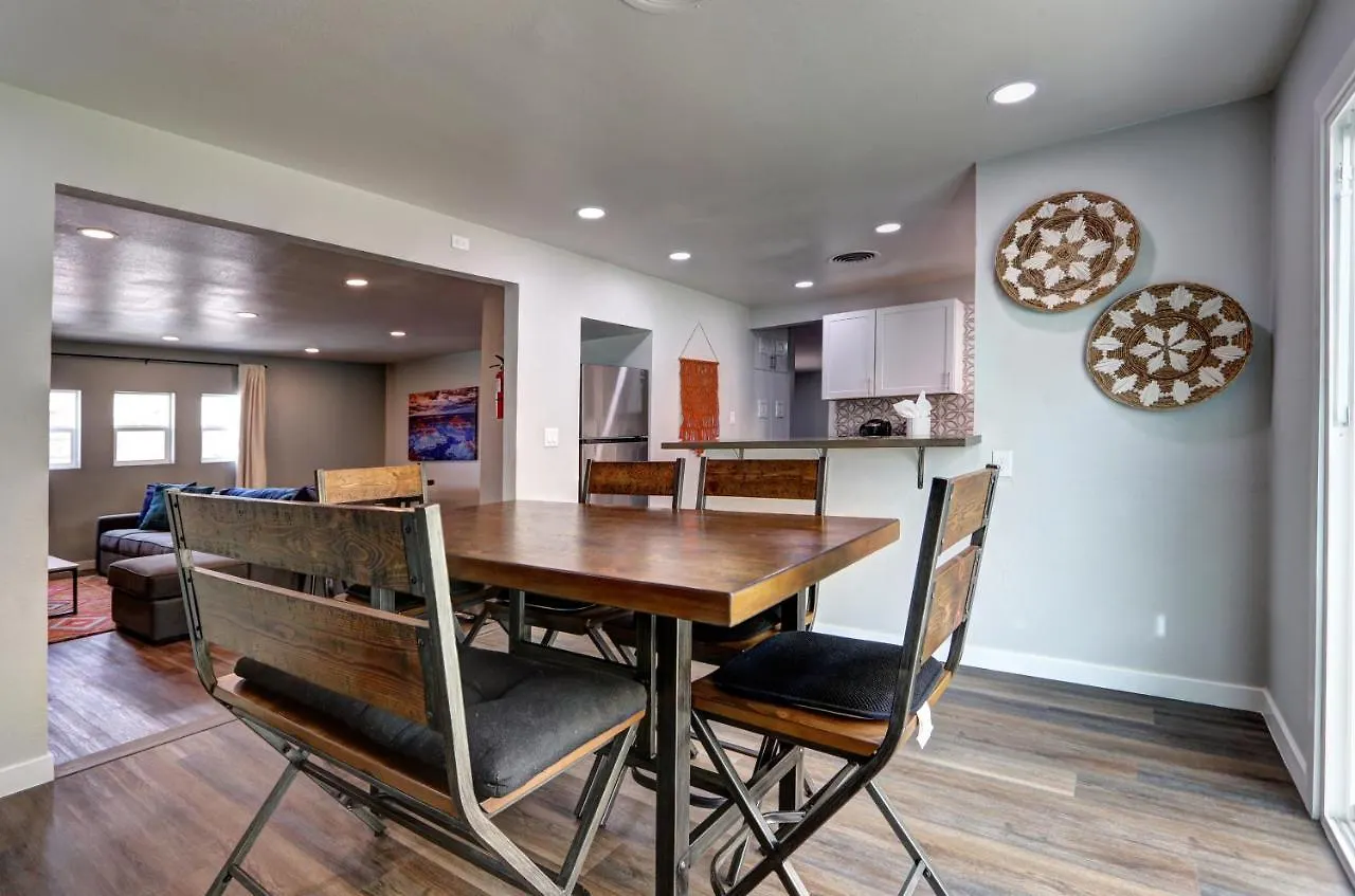 Tatil Evi Luxury 3-Bed Home Near The Strip W/ A Poker Table Las Vegas ABD