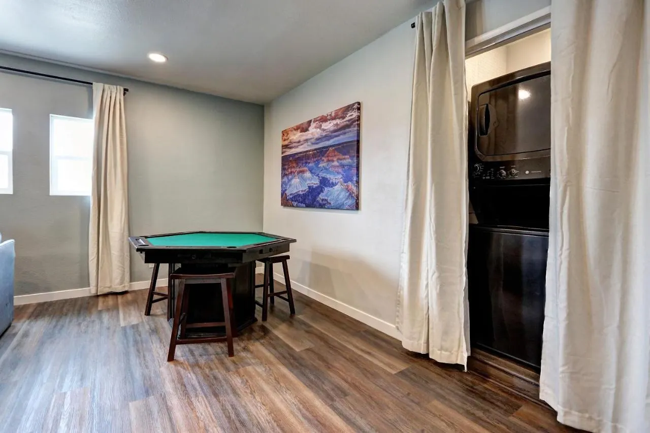 Luxury 3-Bed Home Near The Strip W/ A Poker Table Las Vegas 0*,  ABD